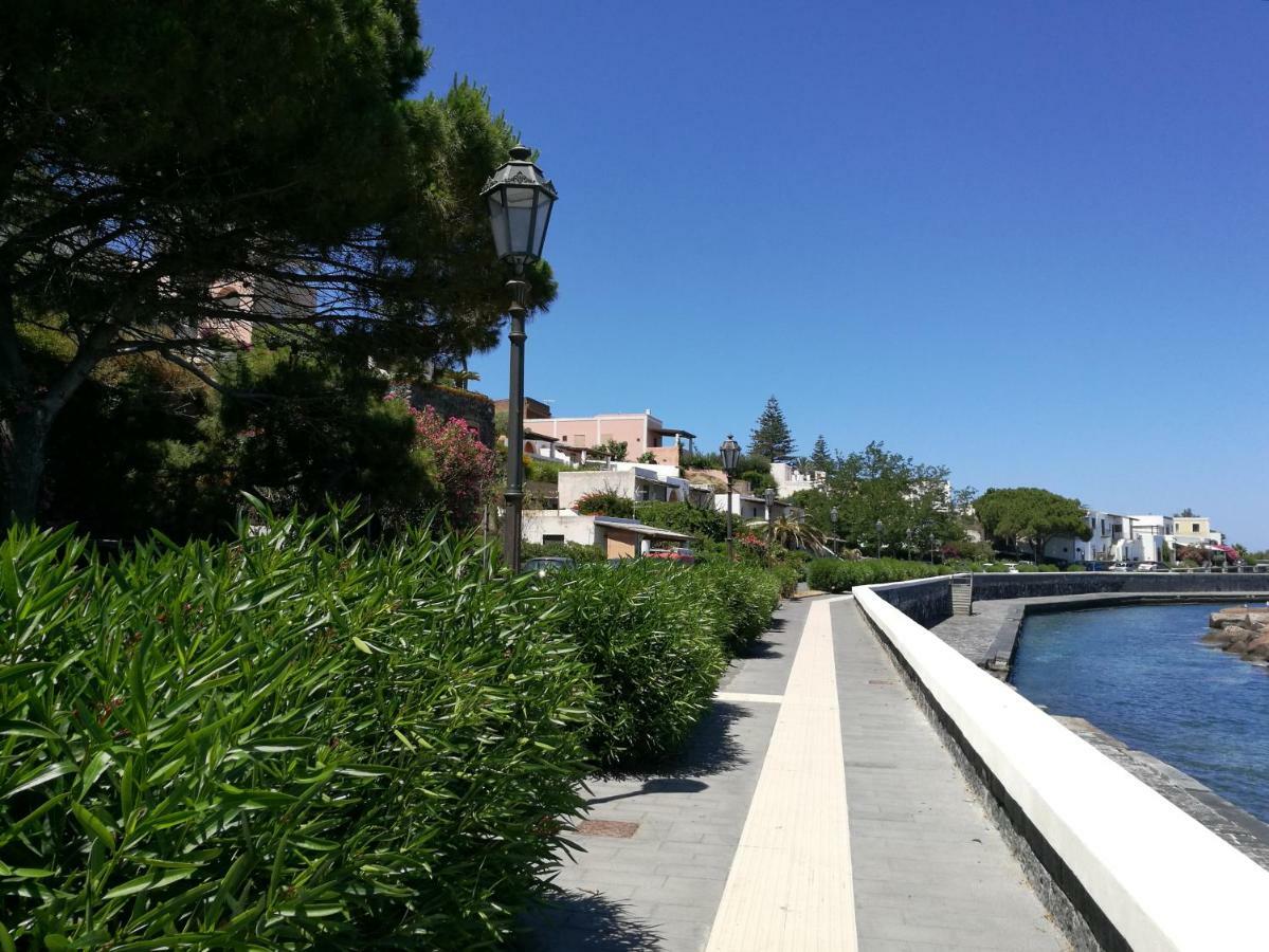 Villa La Casa di Via Lungomare Santa Marina Salina Esterno foto